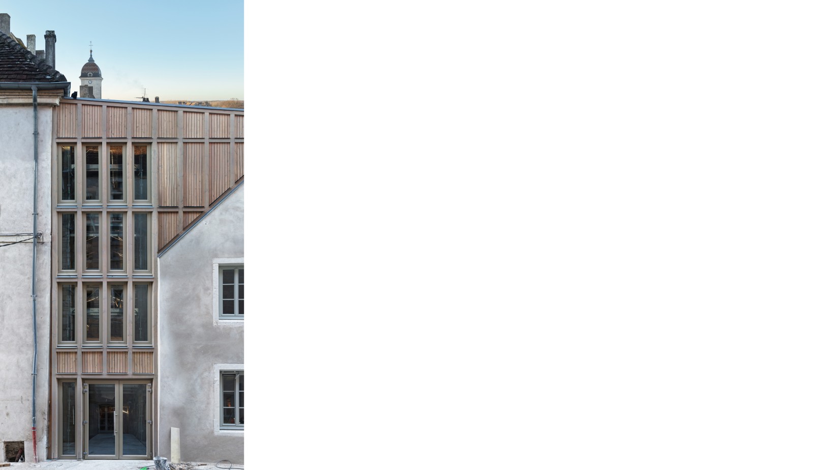 Réhabilitation et extension d'un ensemble bâti pour la création d'une médiathèque