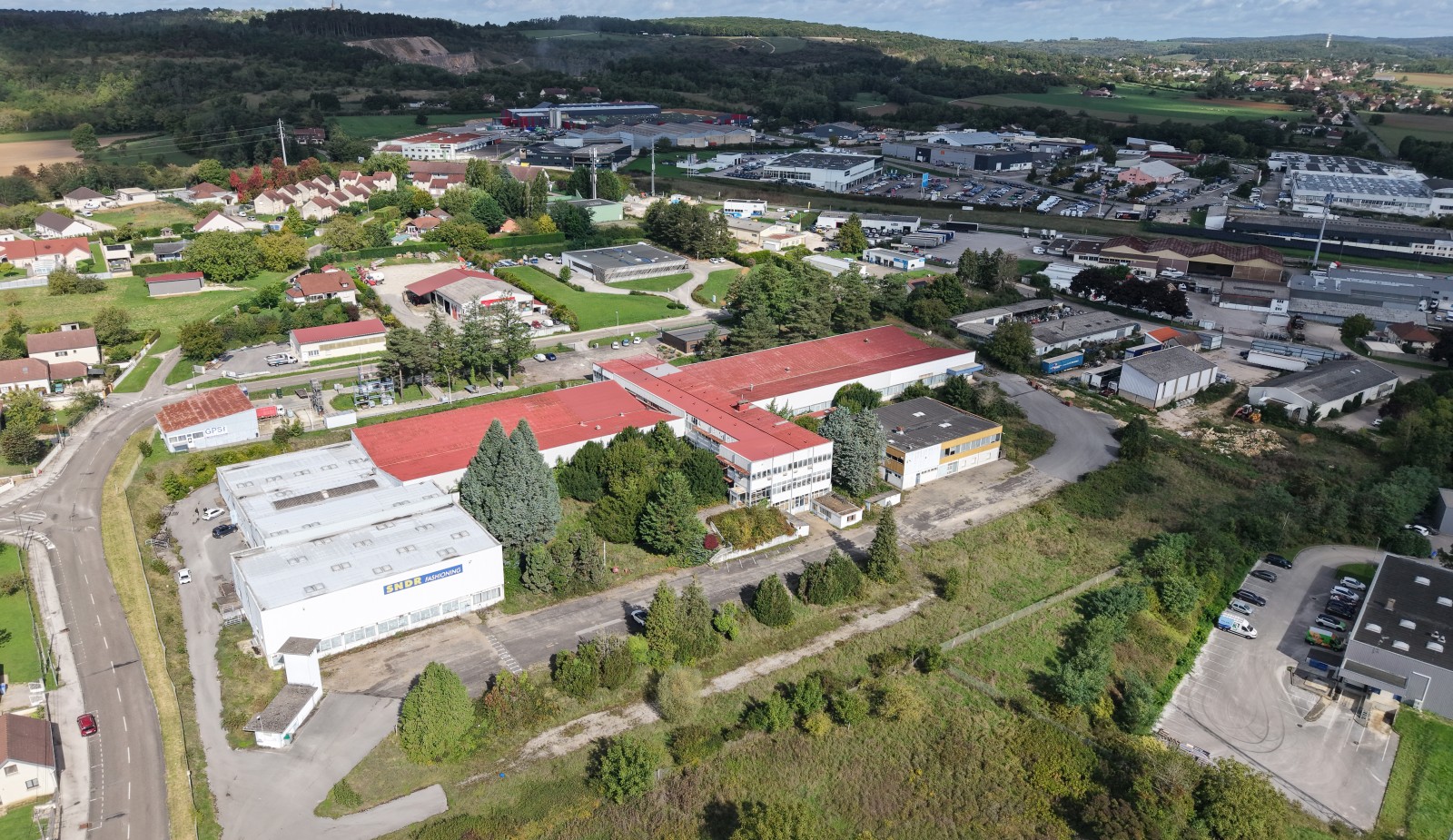 Réhabilitation d'un site industriel en village d'entreprises